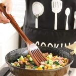 Juego de cuchillo y batidor de madera Montessori: Utensilios de cocina de juguete